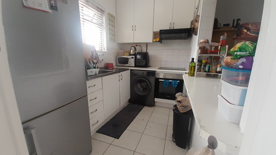 To Let 1 Bedroom Property for Rent in Kenilworth Western Cape